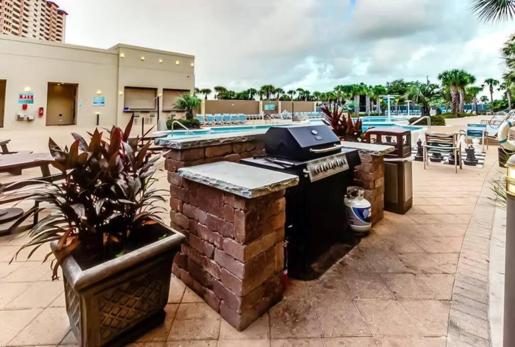 Beautiful Beachfront Paradise! Emerald Beach Resort Panama City Beach Exteriör bild