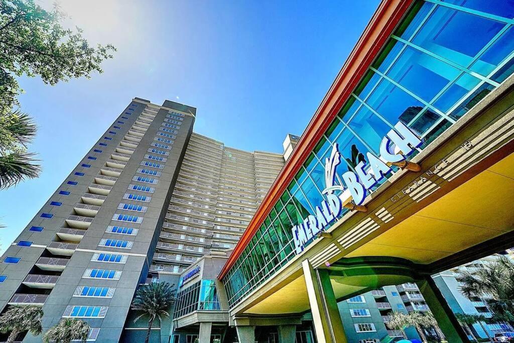 Beautiful Beachfront Paradise! Emerald Beach Resort Panama City Beach Exteriör bild