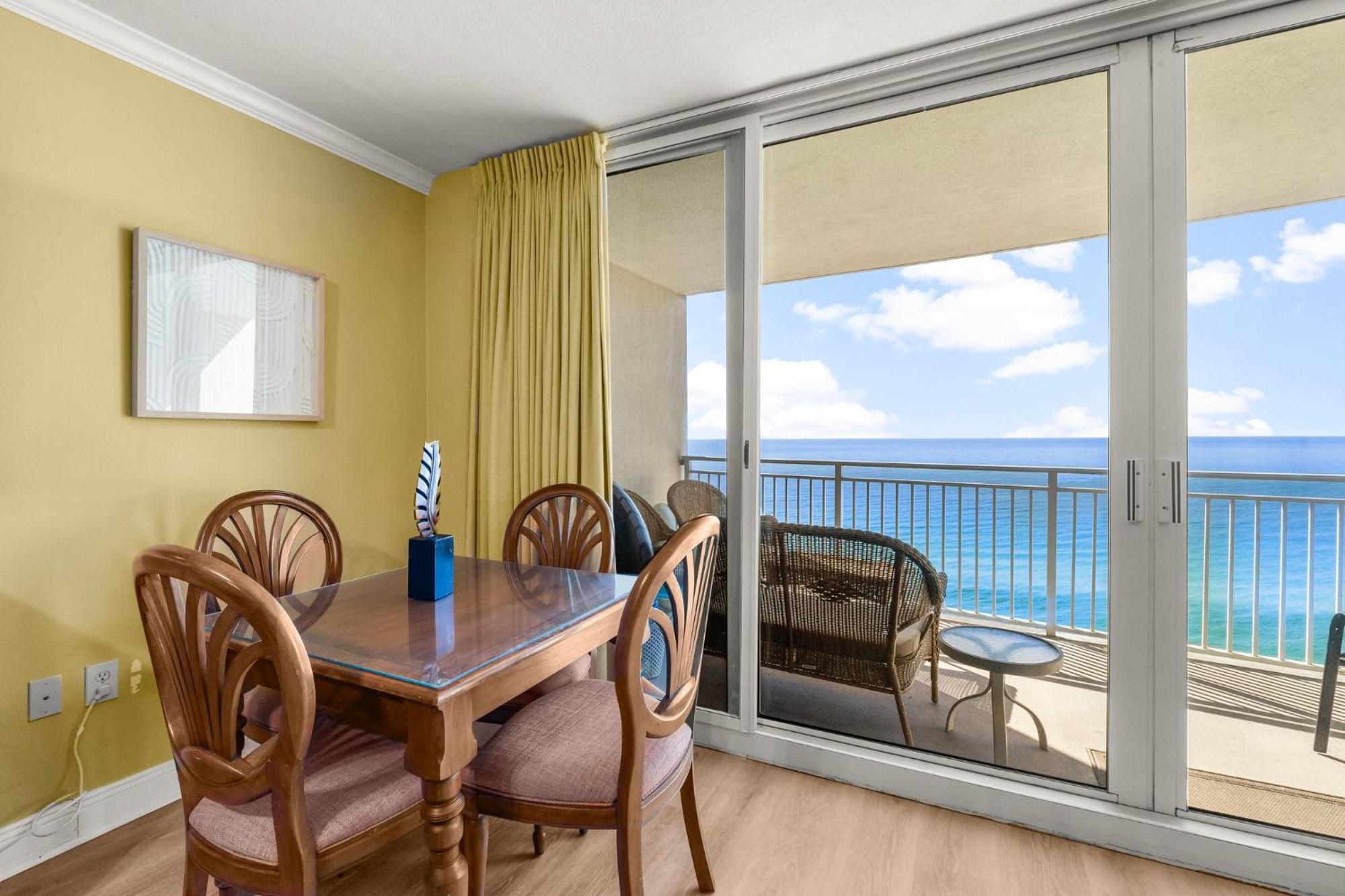 Beautiful Beachfront Paradise! Emerald Beach Resort Panama City Beach Exteriör bild