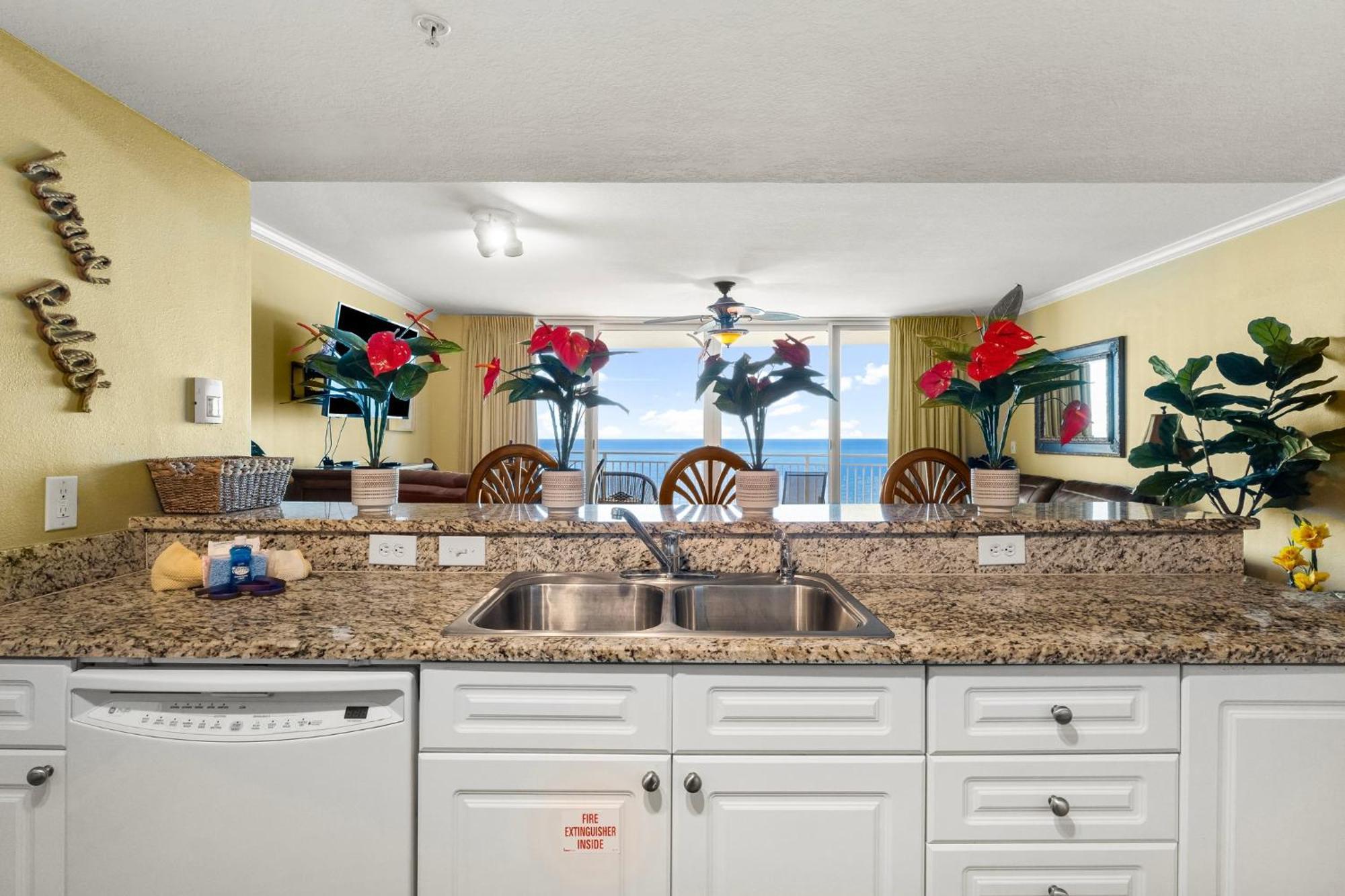 Beautiful Beachfront Paradise! Emerald Beach Resort Panama City Beach Exteriör bild
